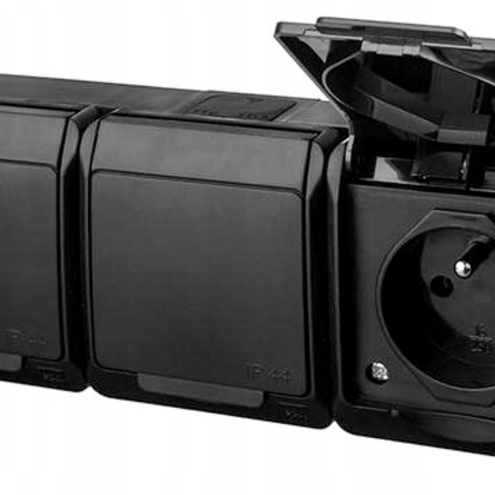 Prise encastrée triple EPN Hermes 3x2P+Z noir 0323-09